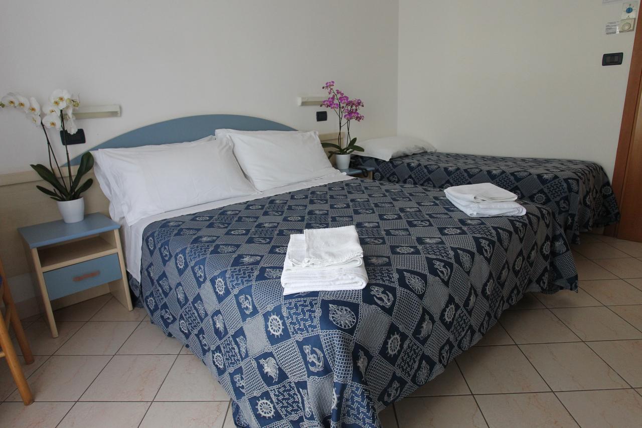 Hotel Giorg - Waterpark Included Rimini Eksteriør billede
